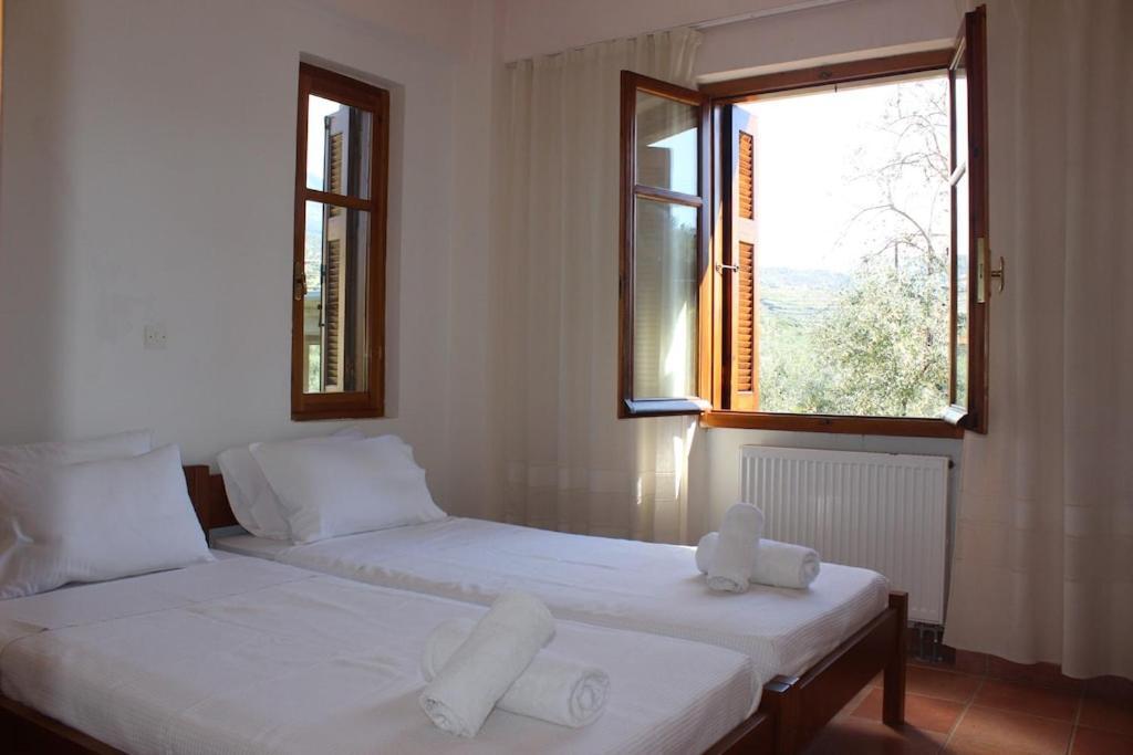 Hanakia Stoupa Exterior photo